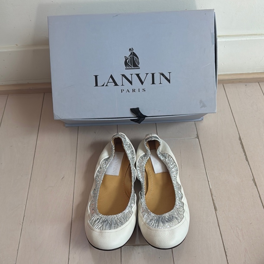 Lanvin White and Silver Flats Size 39 NEW